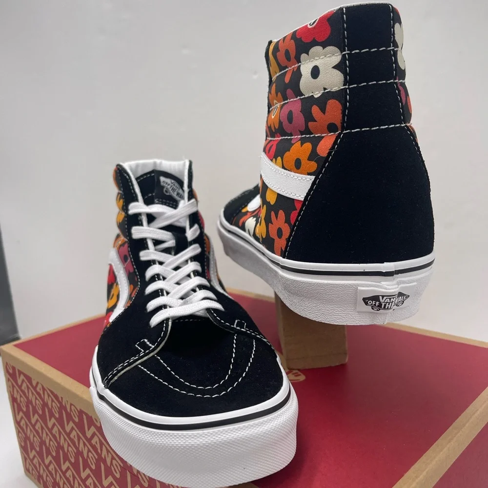 Vans Men's Sk8-Hi
Flower Black/Multi Sneakers
VN000D5|BML
Floral High-Top - Picture 7 of 16